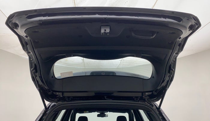 2022 Tata Harrier XZA PLUS 2.0L DARK EDITION, Diesel, Automatic, 30,117 km, Boot Door Open
