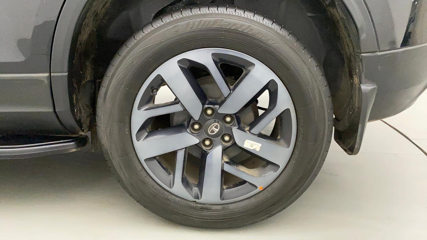 2022 Tata Harrier XZA PLUS 2.0L DARK EDITION, Diesel, Automatic, 30,117 km, Left Rear Wheel