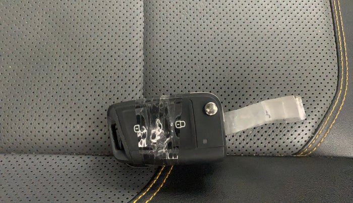 2021 Skoda KUSHAQ STYLE 1.0L TSI MT, Petrol, Manual, 47,205 km, Key Close Up