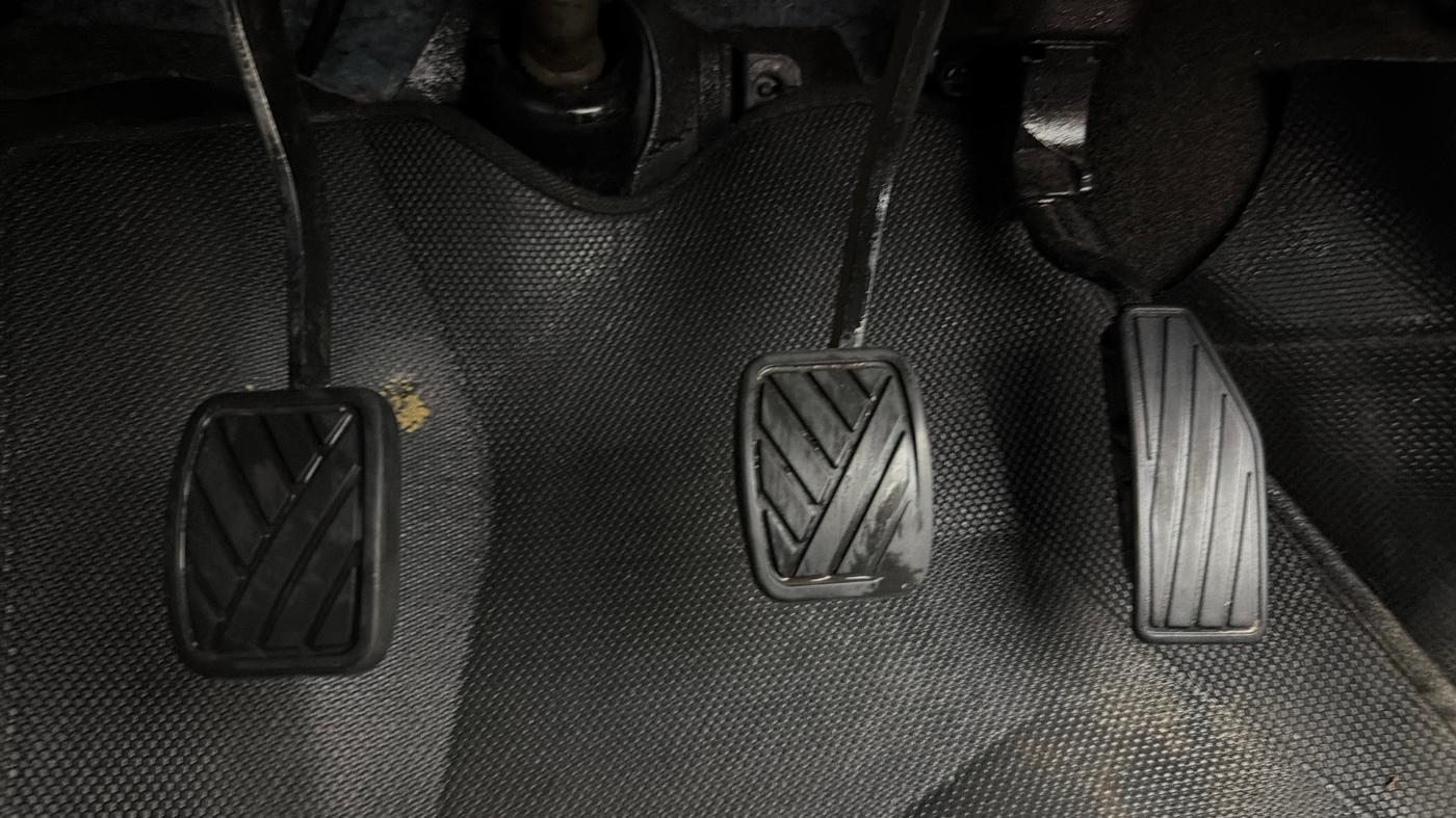 2022 Maruti IGNIS ZETA 1.2, Petrol, Manual, 43,966 km, Pedals