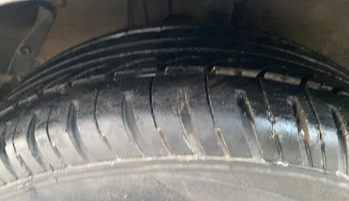 2013 Hyundai i20 SPORTZ 1.2, Petrol, Manual, 91,706 km, Left Front Tyre Tread