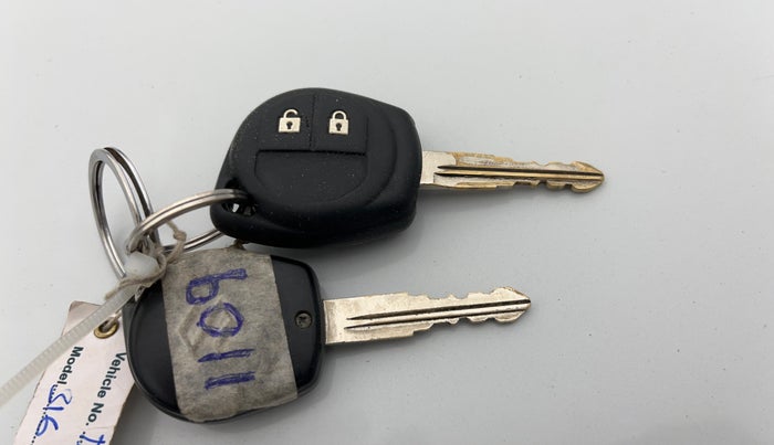 2018 Maruti Ciaz DELTA 1.4 MT PETROL, Petrol, Manual, 1,02,002 km, Key Close Up