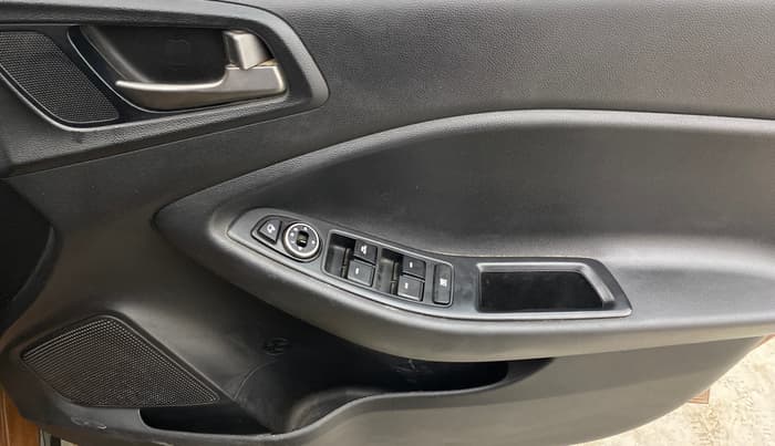 2016 Hyundai i20 Active 1.2 SX, Petrol, Manual, 41,732 km, Driver Side Door Panels Control