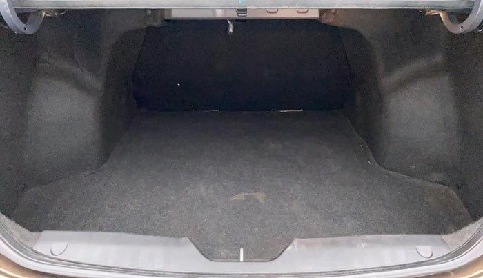 2018 Maruti Ciaz ZETA 1.4  AT PETROL, Petrol, Automatic, 85,512 km, Boot Inside