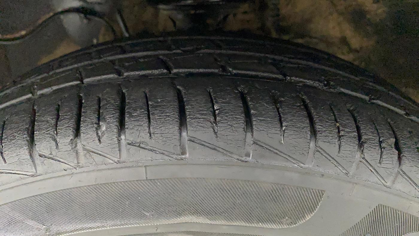 2021 Maruti Alto LXI OPT CNG, CNG, Manual, 16,516 km, Left Front Tyre Tread