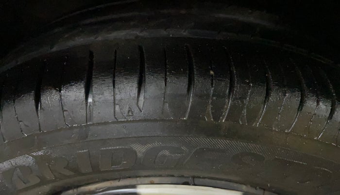 2016 Mahindra Kuv100 K4 6 STR, Petrol, Manual, 53,834 km, Left Front Tyre Tread