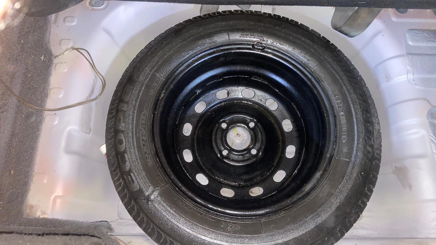 2016 Mahindra Kuv100 K4 6 STR, Petrol, Manual, 57,203 km, Spare Tyre