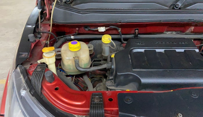 2016 Mahindra Kuv100 K4 6 STR, Petrol, Manual, 53,834 km, Engine View - Right