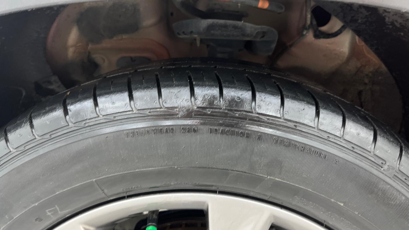 2019 KIA SELTOS HTX 1.5 PETROL, Petrol, Manual, 37,968 km, Left Front Tyre Tread