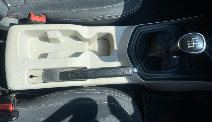 2021 Mahindra XUV300 W6 1.5 Diesel, Diesel, Manual, 68,068 km, Gear Lever