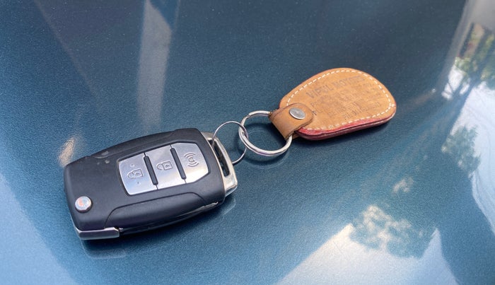 2021 Mahindra XUV300 W6 1.5 Diesel, Diesel, Manual, 68,068 km, Key Close Up