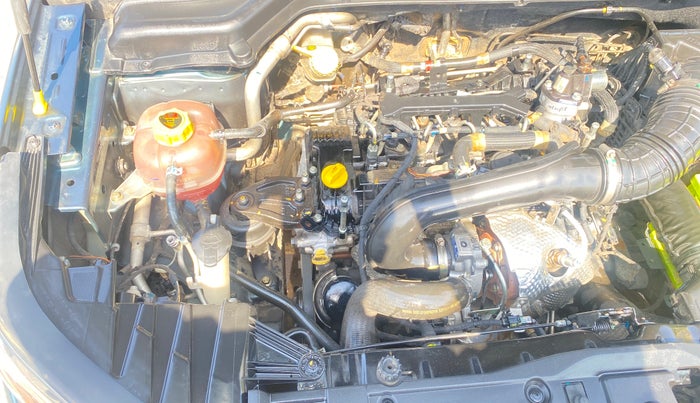 2021 Mahindra XUV300 W6 1.5 Diesel, Diesel, Manual, 68,068 km, Engine View - Right