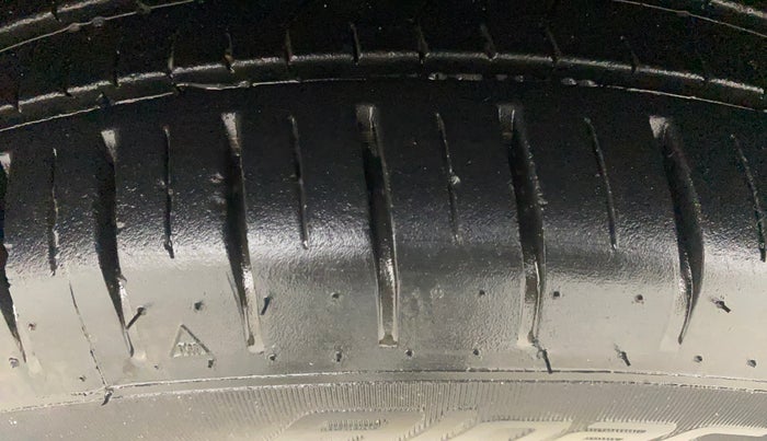 2022 Maruti Baleno ALPHA PETROL 1.2, Petrol, Manual, 9,599 km, Left Front Tyre Tread