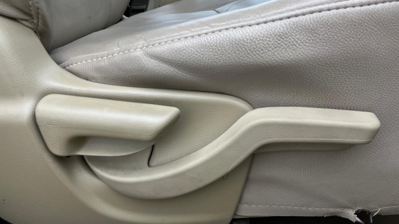 2018 Honda Brio S(O) MT, Petrol, Manual, 45,277 km, Driver Side Adjustment Panel