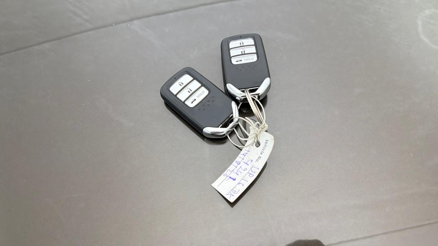 2022 Honda Amaze 1.2L I-VTEC VX CVT, Petrol, Automatic, 77,644 km, Key Close Up