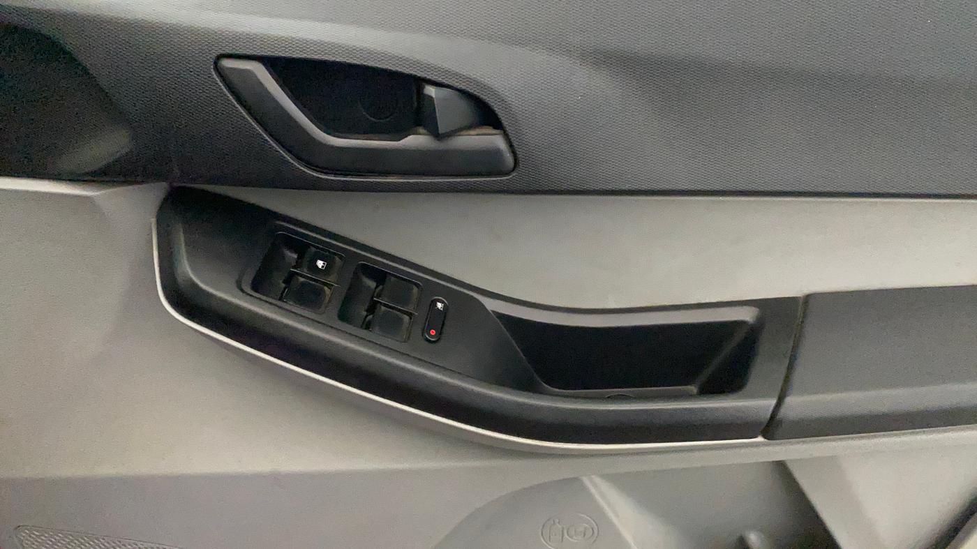 2020 Tata Tiago XT PETROL, Petrol, Manual, 1,03,205 km, Driver Side Door Panels Control