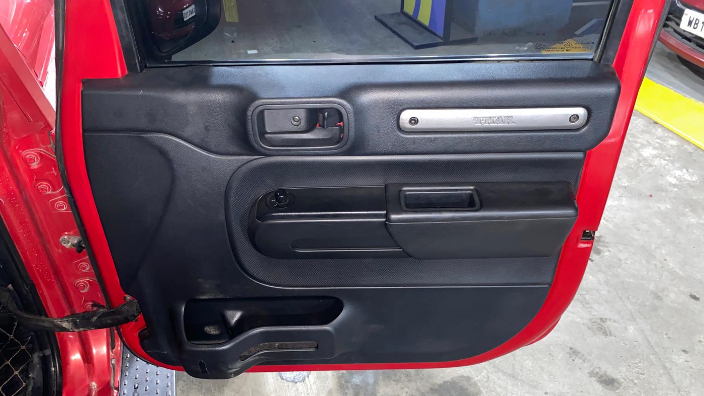 2022 Mahindra Thar LX HARD TOP 4WD MT, Diesel, Manual, 62,862 km, Driver Side Door Panels Control