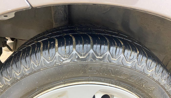 2015 Honda Brio E MT, Petrol, Manual, 69,369 km, Right Rear Tyre Tread