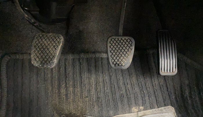 2015 Honda Brio E MT, Petrol, Manual, 69,369 km, Pedals