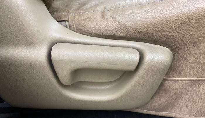 2015 Honda Brio E MT, Petrol, Manual, 69,369 km, Driver Side Adjustment Panel