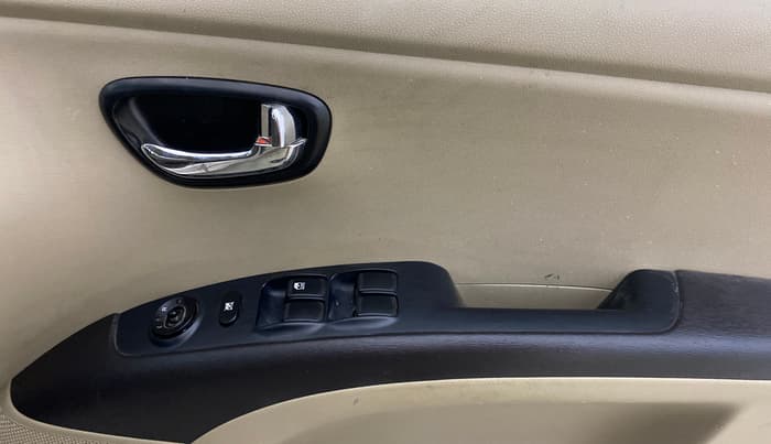2013 Hyundai i10 SPORTZ 1.2 AT, Petrol, Automatic, 51,534 km, Driver Side Door Panels Control