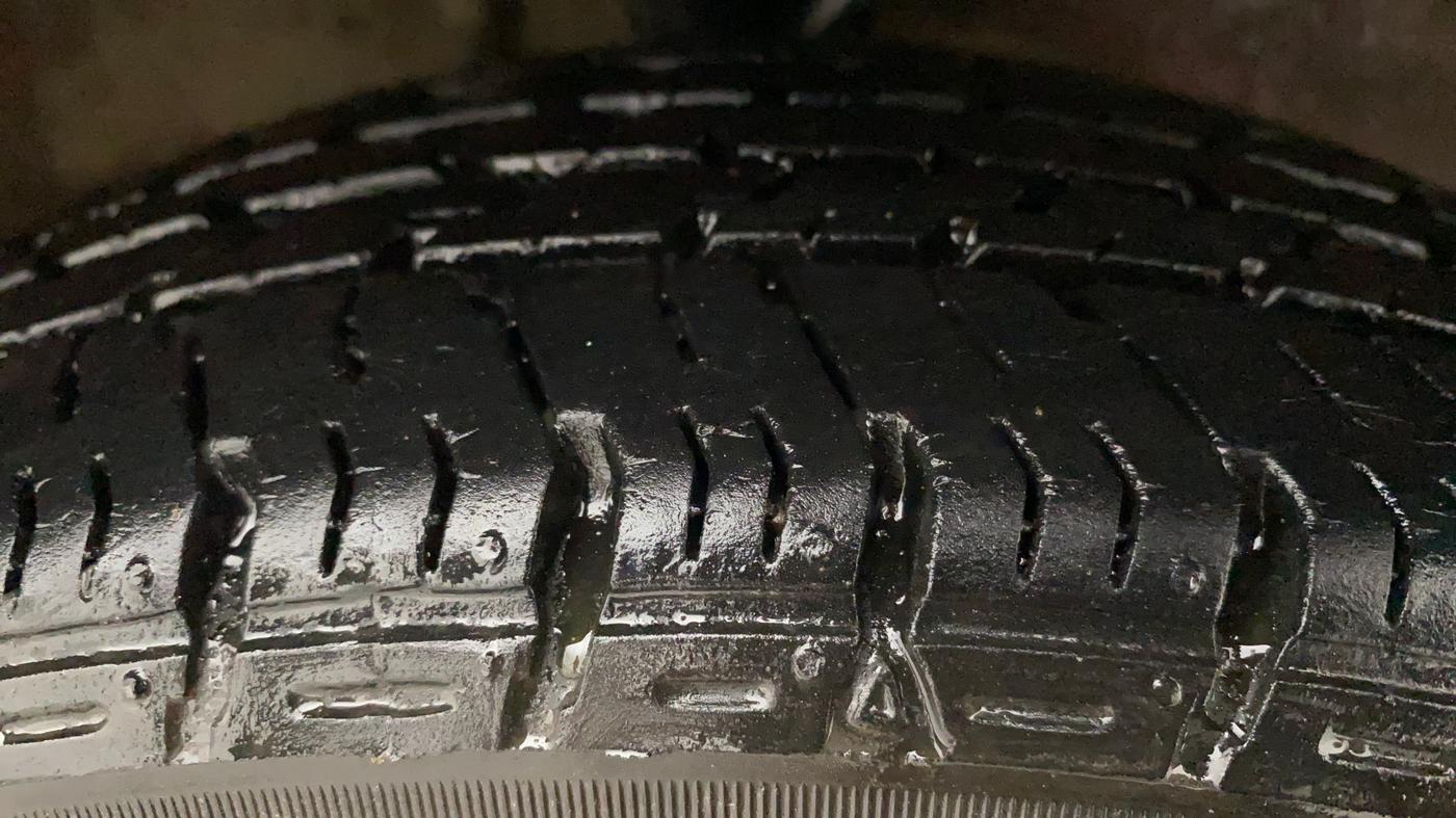 2017 Maruti Alto K10 VXI, Petrol, Manual, 17,167 km, Right Front Tyre Tread