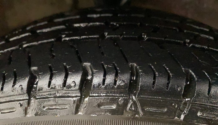 2017 Maruti Alto K10 VXI, Petrol, Manual, 17,167 km, Right Front Tyre Tread