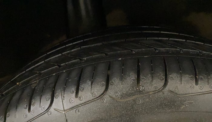 2017 Maruti Baleno ZETA PETROL 1.2, Petrol, Manual, 35,237 km, Right Rear Tyre Tread