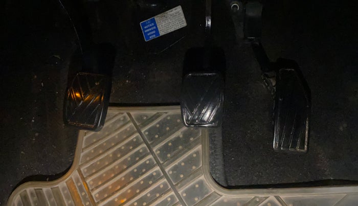 2017 Maruti Baleno ZETA PETROL 1.2, Petrol, Manual, 35,237 km, Pedals