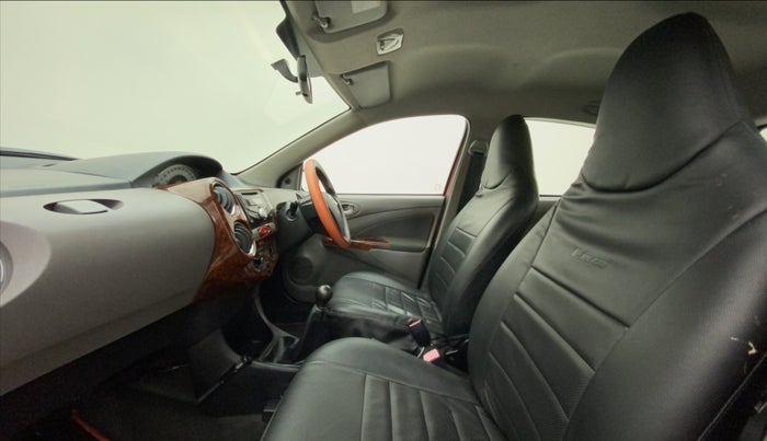 2011 Toyota Etios Liva V, Petrol, Manual, 27,013 km, Right Side Front Door Cabin