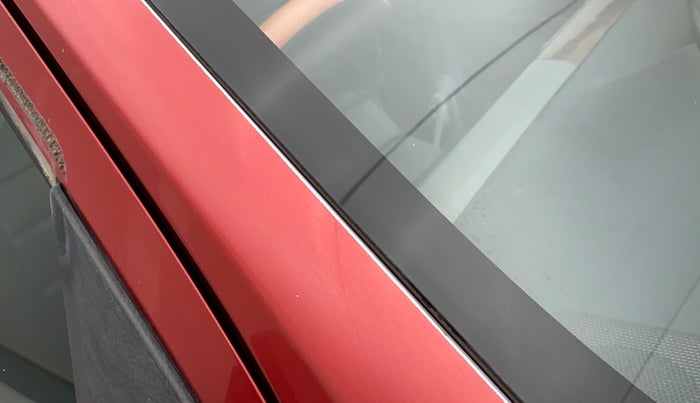 2011 Toyota Etios Liva V, Petrol, Manual, 27,013 km, Right A pillar - Paint is slightly faded