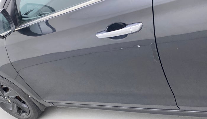 2020 Hyundai Verna SX 1.5 CRDI AT, Diesel, Automatic, 45,062 km, Front passenger door - Minor scratches