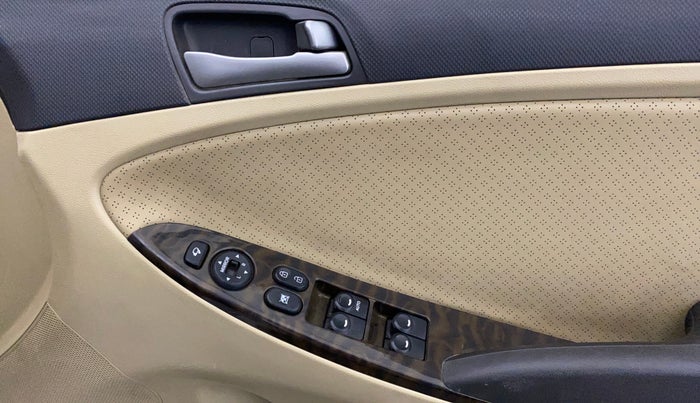 2017 Hyundai Verna 1.6 VTVT SX (O), Petrol, Manual, 74,214 km, Driver Side Door Panels Control