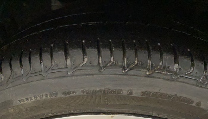 2017 Hyundai Verna 1.6 VTVT SX (O), Petrol, Manual, 74,214 km, Left Front Tyre Tread