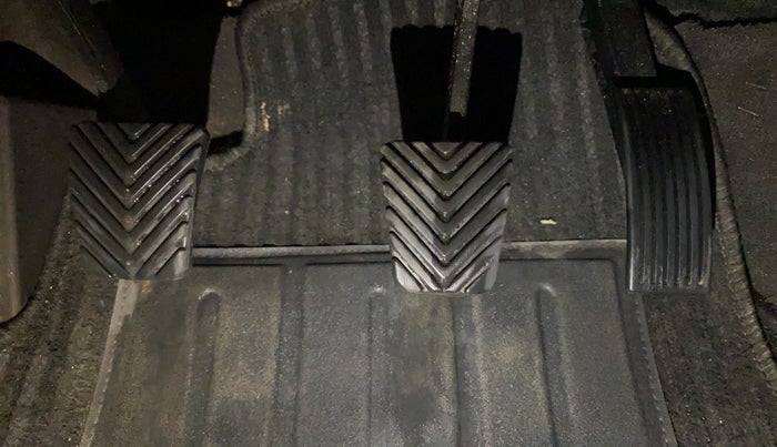 2017 Hyundai Verna 1.6 VTVT SX (O), Petrol, Manual, 74,214 km, Pedals