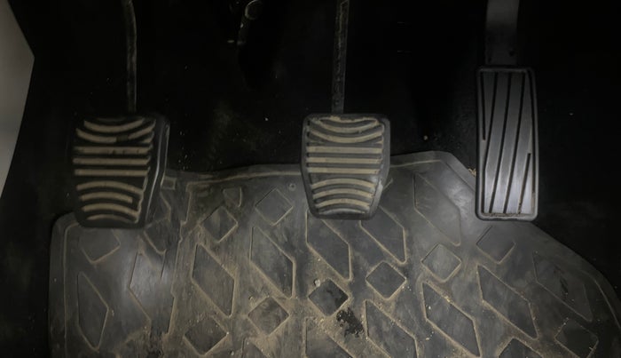 2020 Mahindra XUV300 W8 1.5 DIESEL, Diesel, Manual, 17,802 km, Pedals