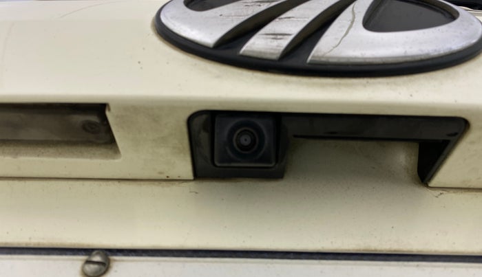 2020 Mahindra XUV300 W8 1.5 DIESEL, Diesel, Manual, 17,802 km, Parking Camera