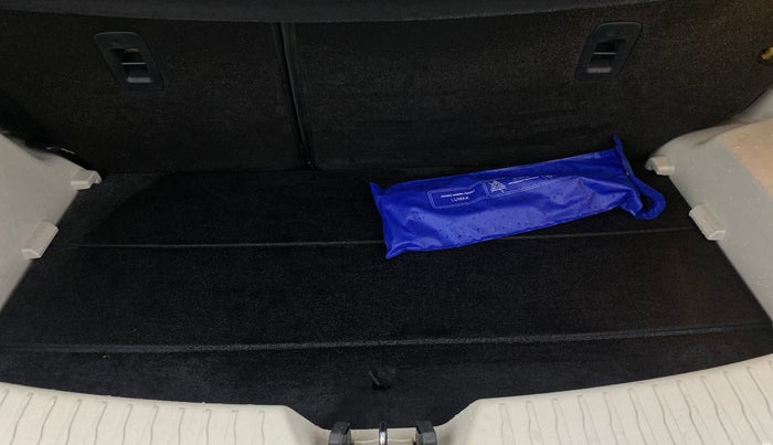 2020 Mahindra XUV300 W8 1.5 DIESEL, Diesel, Manual, 17,802 km, Boot Inside