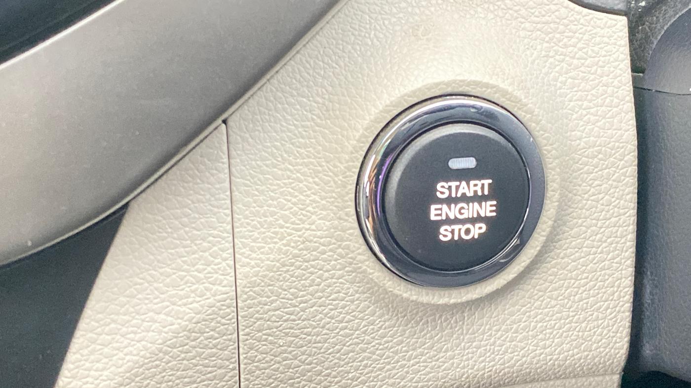 2020 Mahindra XUV300 W8 1.5 DIESEL, Diesel, Manual, 17,802 km, Keyless Start/ Stop Button