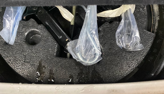 2020 Mahindra XUV300 W8 1.5 DIESEL, Diesel, Manual, 17,802 km, Spare Tyre