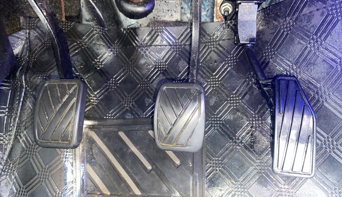 2018 Maruti Swift ZXI PLUS, Petrol, Manual, 87,992 km, Pedals