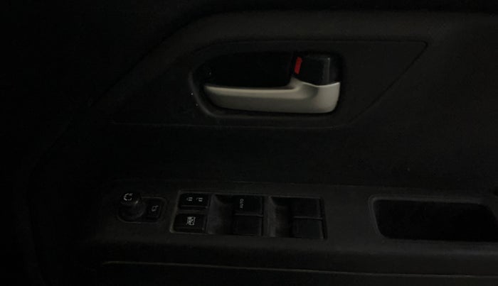 2019 Maruti New Wagon-R ZXI 1.2 AMT, Petrol, Automatic, 41,226 km, Driver Side Door Panels Control