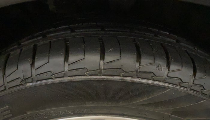 2016 Hyundai Creta SX PLUS AT 1.6 PETROL, Petrol, Automatic, 74,097 km, Left Front Tyre Tread