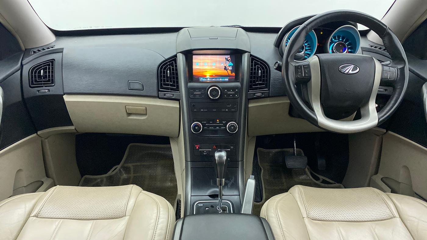 2016 Mahindra XUV500 W8 FWD AT, Diesel, Automatic, 69,471 km, Dashboard