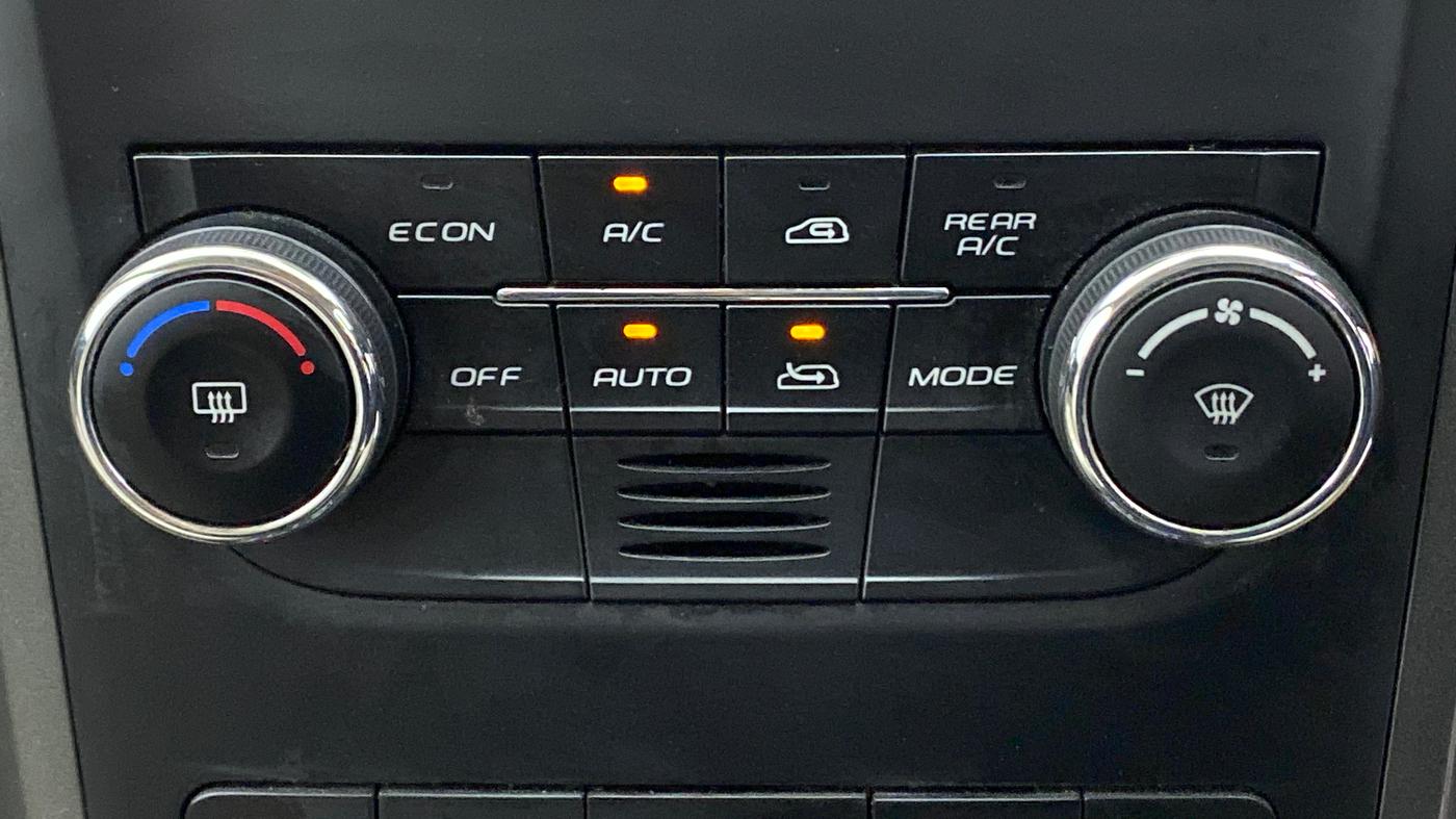 2016 Mahindra XUV500 W8 FWD AT, Diesel, Automatic, 69,471 km, Automatic Climate Control
