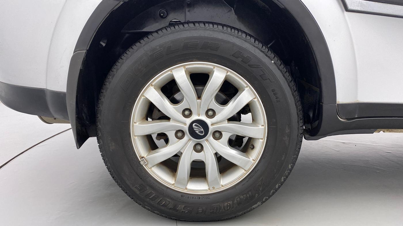 2016 Mahindra XUV500 W8 FWD AT, Diesel, Automatic, 69,471 km, Right Rear Wheel