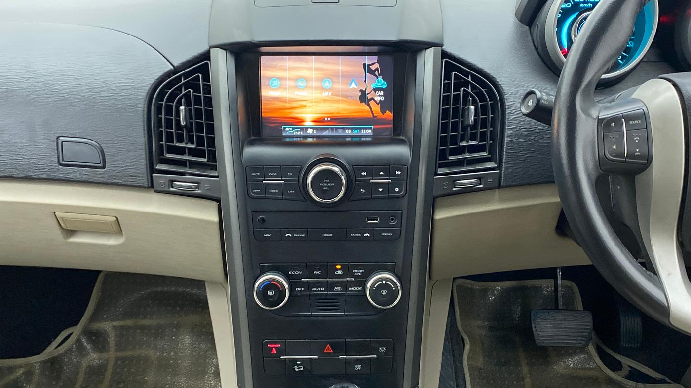 2016 Mahindra XUV500 W8 FWD AT, Diesel, Automatic, 69,471 km, Air Conditioner