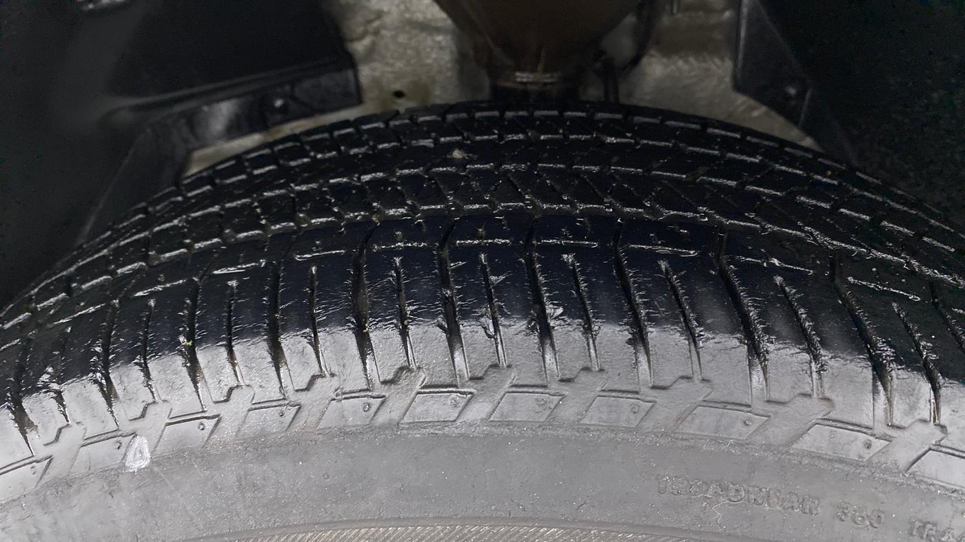2016 Mahindra XUV500 W8 FWD AT, Diesel, Automatic, 69,471 km, Left Front Tyre Tread