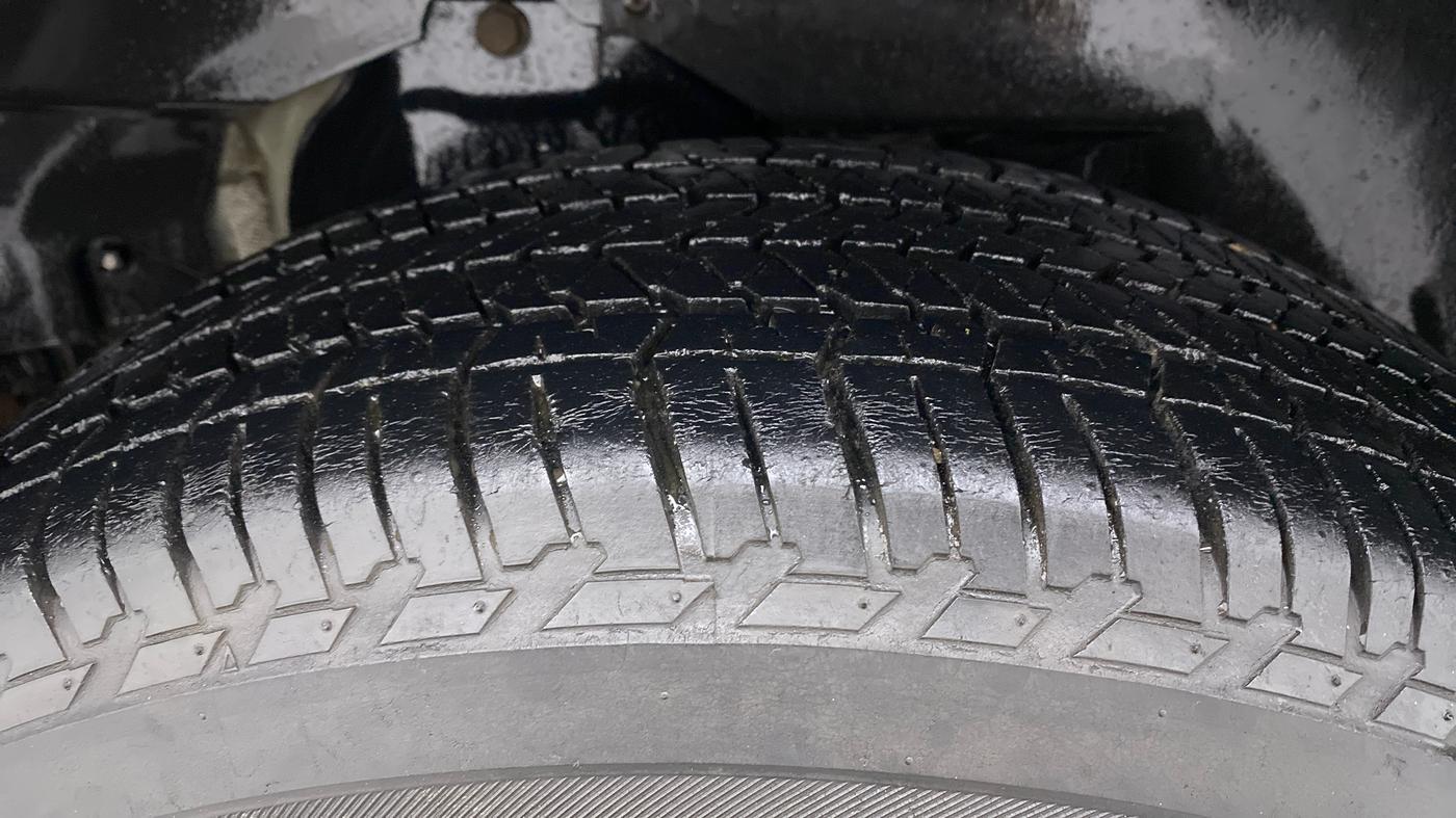 2016 Mahindra XUV500 W8 FWD AT, Diesel, Automatic, 69,471 km, Right Rear Tyre Tread