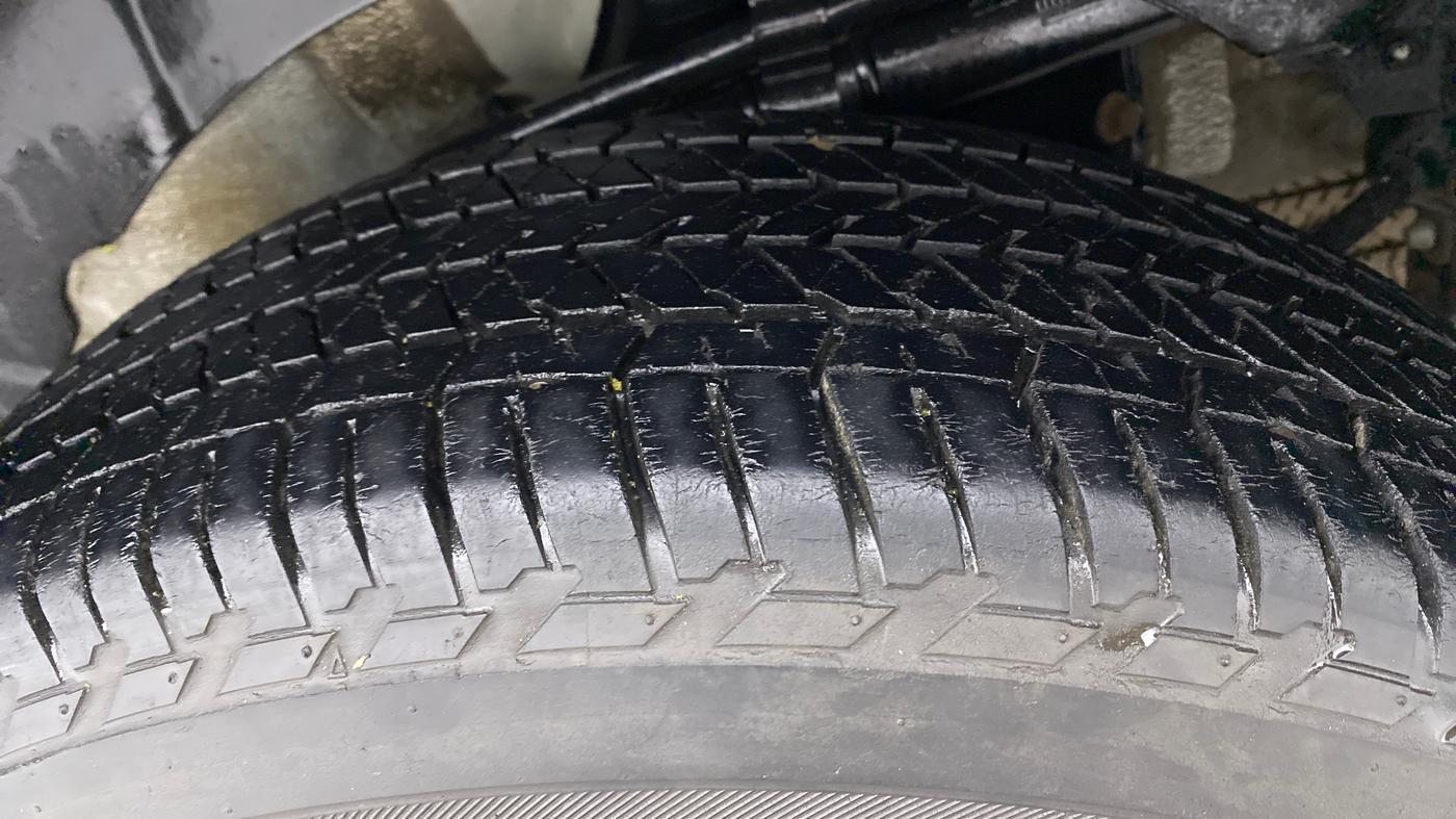 2016 Mahindra XUV500 W8 FWD AT, Diesel, Automatic, 69,471 km, Left Rear Tyre Tread